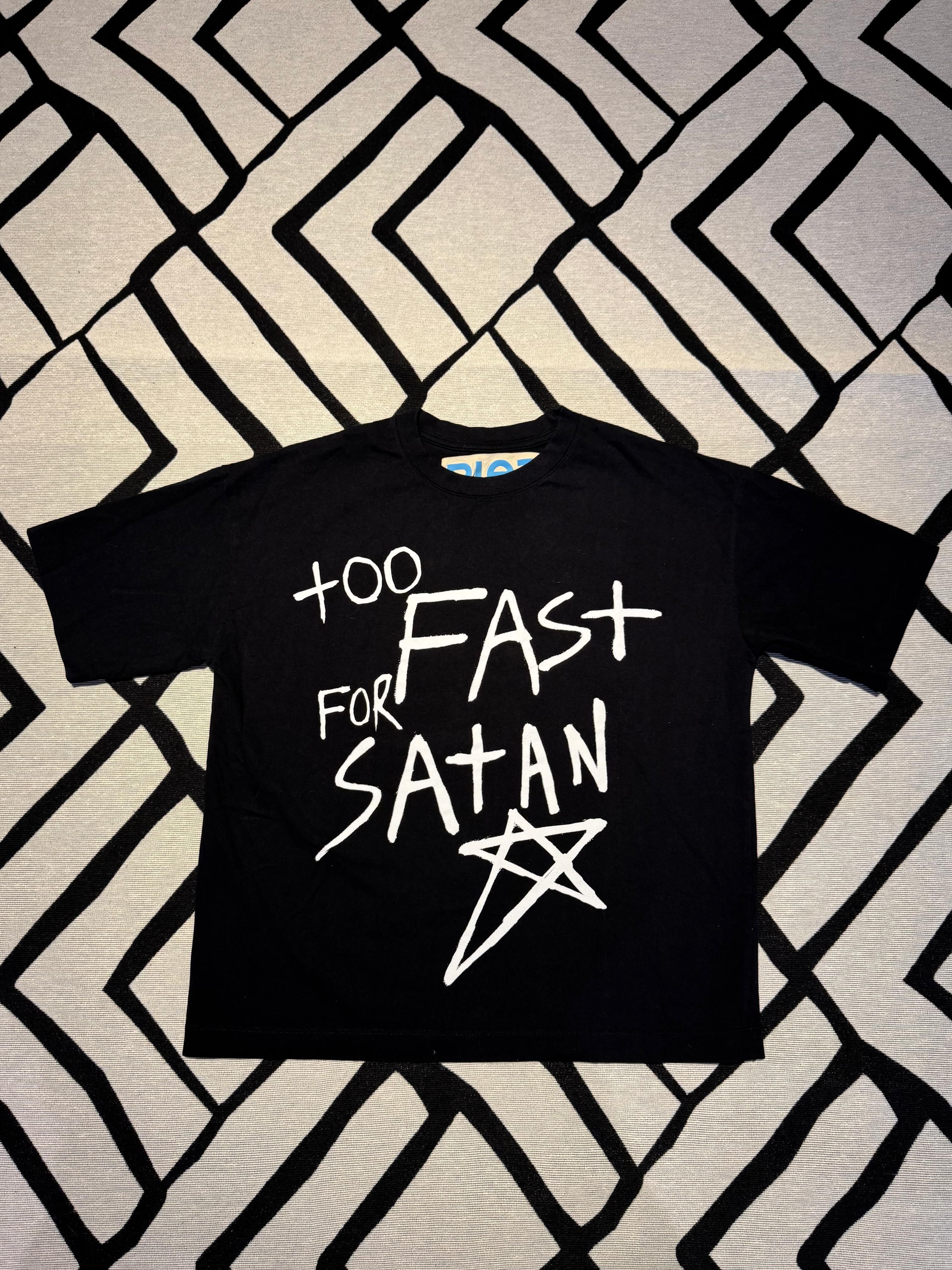 frente de Camiseta Piet Too Fast For Satan
