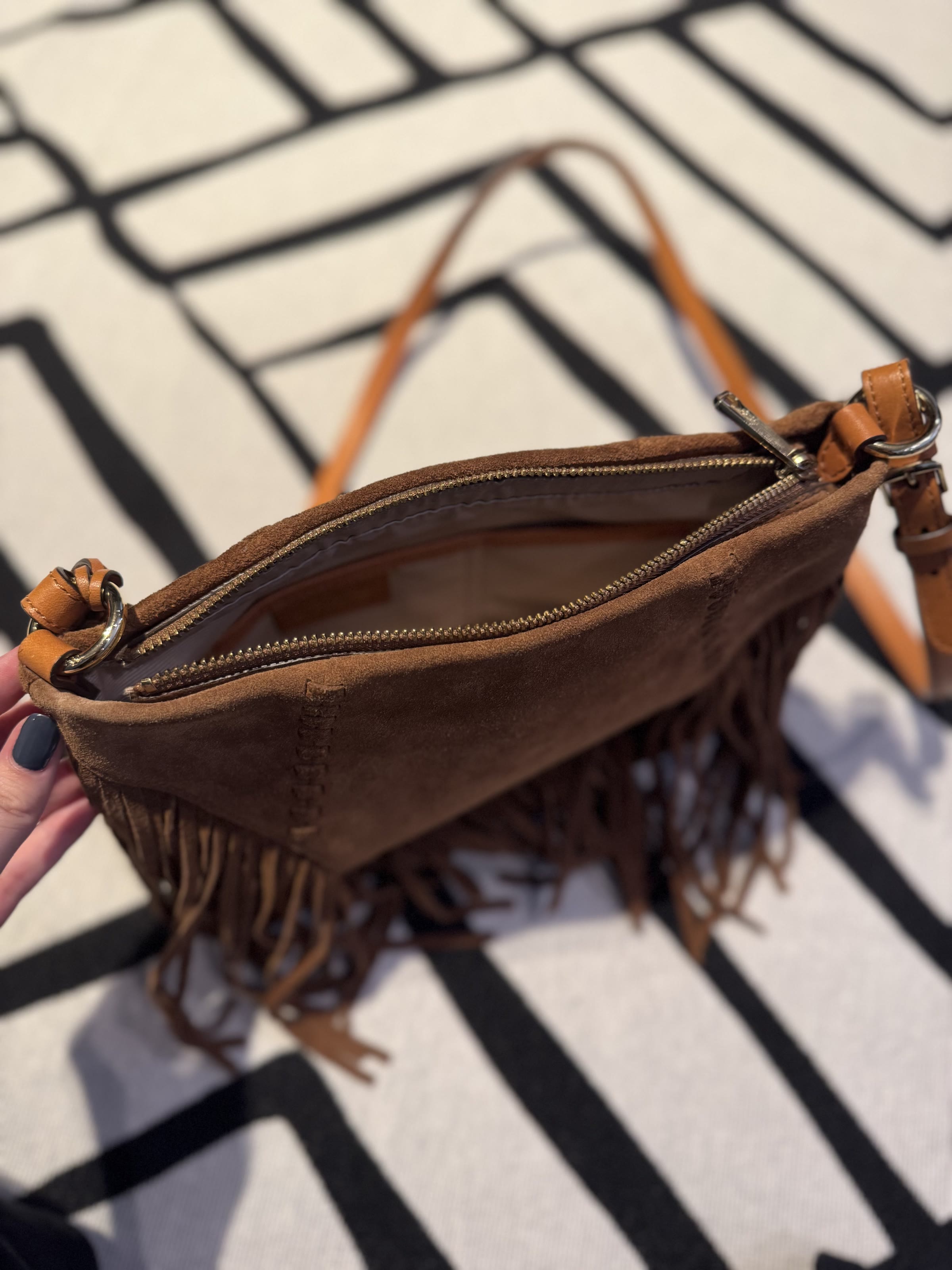 bolsa Lauren Ralph Lauren aberta mostrando o zíper