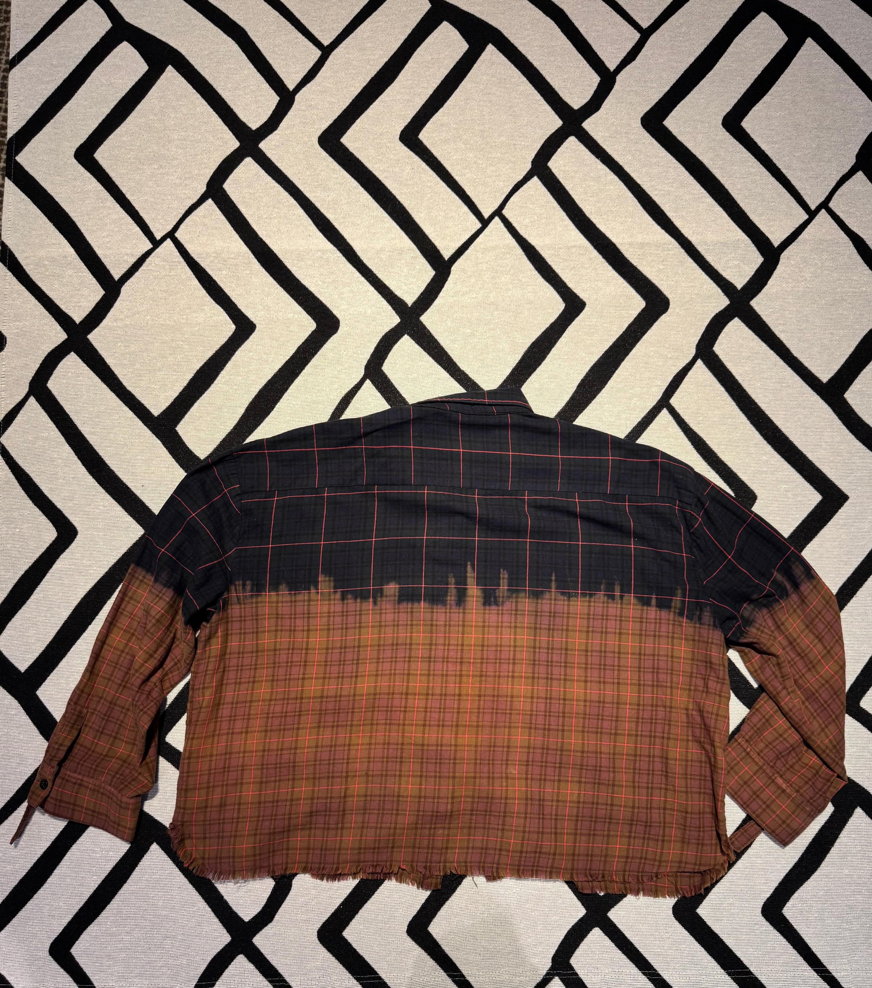 verso da camisa flanela cropped Drop Dead tie-dye